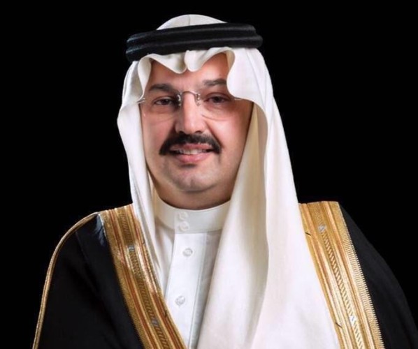 أمير عسير يتجاوب مع شكوى جندي من الحد ويوفر خادما لأسرته
