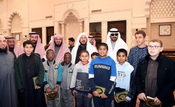 وزير الشؤون الإسلامية يزور مجمع الملك فهد الثقافي والاجتماعي بمحافظة عيون الجواء وزير الشؤون الإسلامية يزور مجمع الملك فهد الثقافي والاجتماعي بمحافظة عيون الجواء