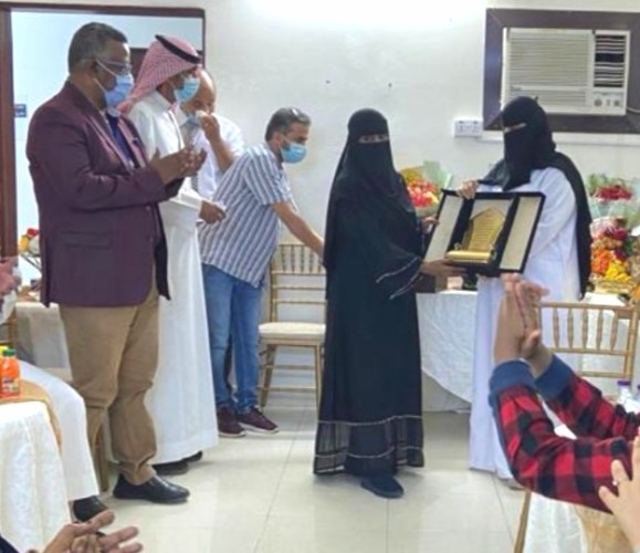 المركز الصحي الغربي بابو عريش يقيم حفل تكريم وتوديع طبيب الأسرة الدكتور بخيت محمد وطبيبة الجراحة الدكتوره ايمان مبارك