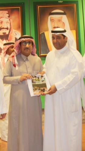 الهيئة الملكية في الجبيل تتسلم كتاب الأحساء من الوحيمد ..
