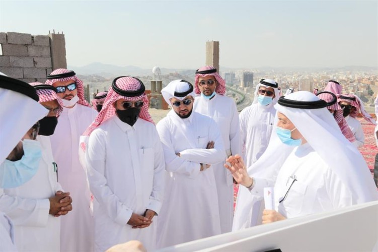 بالصور .. وزير الشؤون البلدية والقروية يقف على آخر مستجدات مشروع “النكاسة” العشوائي بمكة