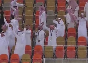 أنباء عن إعفاء مدير ملعب “الجوهرة” بعد رصد حضور جمهور في مباراة الاتحاد والوحدة أنباء عن إعفاء مدير ملعب “الجوهرة” بعد رصد حضور جمهور في مباراة الاتحاد والوحدة