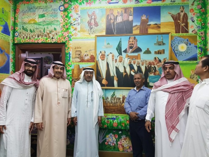 الأمير فيصل بن مساعد بن سعود يتجول في مدينة الطيبات بجدة