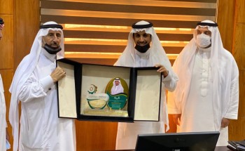 اللجنة العقارية بغرفة الباحة تكرم رئيس اللجنة الوطنية العقارية في اتحاد الغرف السعودية اللجنة العقارية بغرفة الباحة تكرم رئيس اللجنة الوطنية العقارية في اتحاد الغرف السعودية