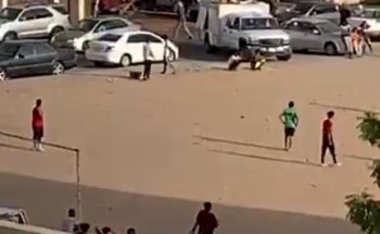 بالفيديو: شباب يتجاهلون الاجراءات الاحترازية ويلعبون كرة القدم داخل حي بجدة بالفيديو: شباب يتجاهلون الاجراءات الاحترازية ويلعبون كرة القدم داخل حي بجدة