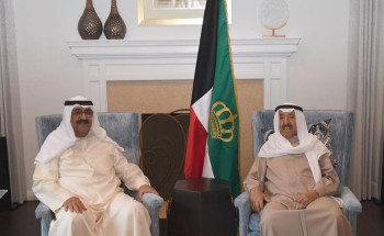 شاهد بالصور والفيديو .. أول ظهور لـ”أمير الكويت” بعد مغادرته المستشفى في أمريكا