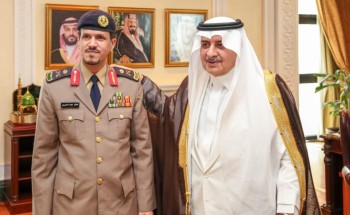 أمير تبوك يقلد مدير الدفاع المدني بالمنطقة رتبته الجديدة أمير تبوك يقلد مدير الدفاع المدني بالمنطقة رتبته الجديدة