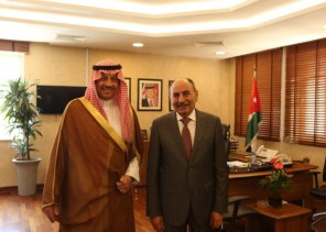 وزير الأشغال العامة والإسكان الأردني يلتقي سفير المملكة لدى الأردن