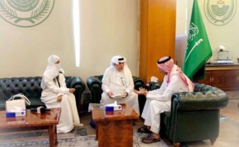 محافظ ينبع يلتقي بالأديب محمود هاشم والإعلامية الكاتبة أمل حمدان مقدمين أمسية (ينبع منارة الثقافة والتراث ومستقبل السياحة)