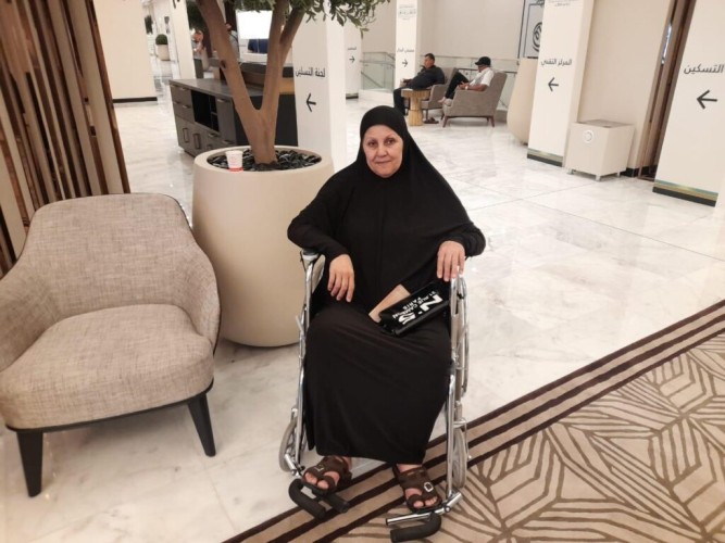 الحاجه الفلسطينية فاطمة محمود ” الرعاية النوعية ” أنستني الكرسي المتحرك
