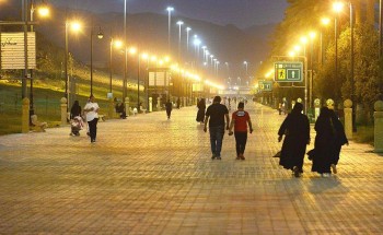 استطلاع للرأي .. ماذا لو امتنع صديقك عن المصافحة باليد في المملكة؟  – فيديو