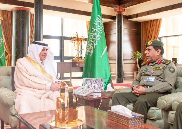 أمير تبوك يستقبل معالي مدير عام الجوازات أمير تبوك يستقبل معالي مدير عام الجوازات
