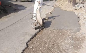 شاهد.. مواطنون بجازان يصلحون طُرُق حَيهم على حسابهم الشخصي! شاهد.. مواطنون بجازان يصلحون طُرُق حَيهم على حسابهم الشخصي!
