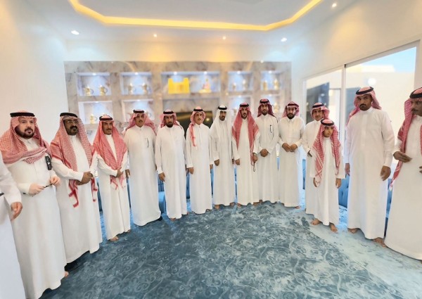 «لمد أواصر الترابط بين المواطن وولاة الأمر».. الأمير بدر بن فهد الفيصل يزور منصور الرويضي في ديوانه بحائل «لمد أواصر الترابط بين المواطن وولاة الأمر».. الأمير بدر بن فهد الفيصل يزور منصور الرويضي في ديوانه بحائل