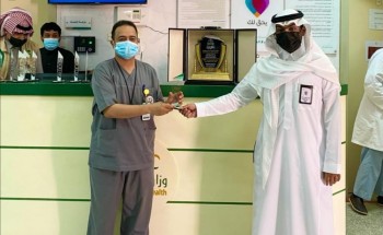 ” مدخلي ” يكرم منسوبي مركز الدريعية بمناسبة حصولهم على جائزة التميز ” مدخلي ” يكرم منسوبي مركز الدريعية بمناسبة حصولهم على جائزة التميز