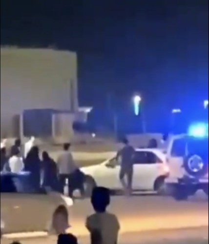 نشطاء يطالبون بتكريم رجل الأمن الذي فض المشاجرة النسائية في عنيزة