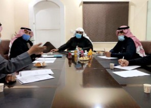 مدير بنك التنمية بالقريات يعقد اجتماع مع أعضاء جمعية البر بالمنطقة مدير بنك التنمية بالقريات يعقد اجتماع مع أعضاء جمعية البر بالمنطقة