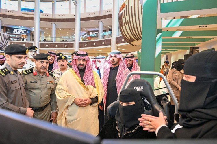 نائب أمير منطقة تبوك يدشن فعاليات اليوم العالمي للدفاع المدني بتبوك تحت شعار “بالتقنية نسعى لحمايتكم”