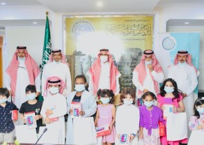 ضمن برنامج عطاؤنا مستمر .. جمعية أيتام تبوك توزع (٤١٠) جهاز لوحي على الطلاب الأيتام ضمن برنامج عطاؤنا مستمر .. جمعية أيتام تبوك توزع (٤١٠) جهاز لوحي على الطلاب الأيتام