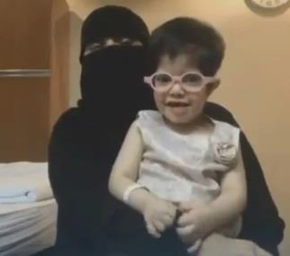 مواطنة من المدينة  تطلب تصريح سفر لنقلها وابنتها من ذوي الإعاقة للرياض فتفاجأت بطائرة خاصة تنتظرها (فيديو)