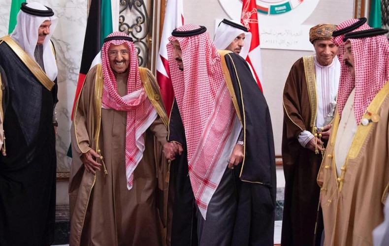 أمير الكويت: نشعر بارتياح للخطوات الإيجابية والبناءة التي تحققت في إطار جهودنا لطي صفحة الماضي