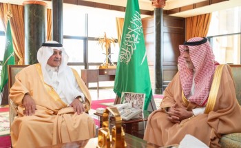 أمير تبوك يستقبل مدير التعليم ويطلع على تقرير عن سير الاختبارات بالمنطقة أمير تبوك يستقبل مدير التعليم ويطلع على تقرير عن سير الاختبارات بالمنطقة