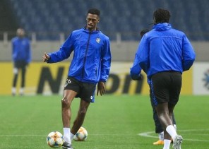 صور.. الهلال يجري تدريباته الأخيرة على ملعب المباراة.. و”رزافان”: مباراة صعبة سنخوضها بمسؤولية عالية