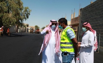 “رئيس بلدية القريات ” يتفقد عدد من الشوارع الجارى صيانتها “رئيس بلدية القريات ” يتفقد عدد من الشوارع الجارى صيانتها