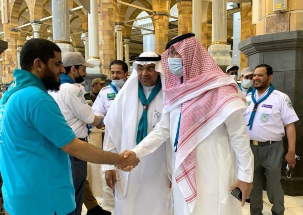 وكيل وزارة التعليم يقف على جهود مركز بادر الكشفي في الحرم الشريف وكيل وزارة التعليم يقف على جهود مركز بادر الكشفي في الحرم الشريف