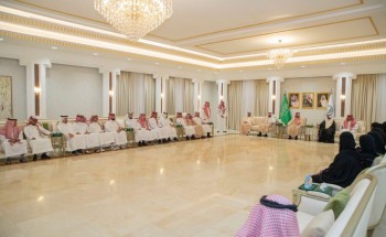 الأمير متعب بن مشعل يستقبل أعضاء لجنة جائزة أمير منطقة الجوف وحرمه وأوائل الفائزين والفائزات في المسابقة الأمير متعب بن مشعل يستقبل أعضاء لجنة جائزة أمير منطقة الجوف وحرمه وأوائل الفائزين والفائزات في المسابقة