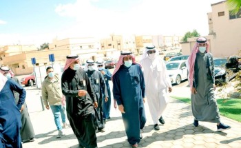 محافظ القريات يزور مركز لقاحات كورونا بالقريات ويتلقى الجرعة الأولى من اللقاح محافظ القريات يزور مركز لقاحات كورونا بالقريات ويتلقى الجرعة الأولى من اللقاح