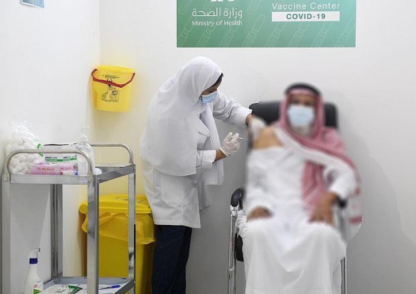 بالفيديو .. استشاري أمراض معدية: المملكة في نهاية السيطرة على جائحة “كورونا”.. ويكشف عن السبب! بالفيديو .. استشاري أمراض معدية: المملكة في نهاية السيطرة على جائحة “كورونا”.. ويكشف عن السبب!