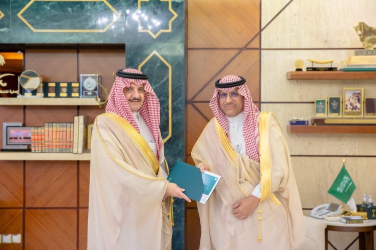 أمير الشرقية يستقبل مدير عام فرع وزارة التجارة بالمنطقة الشرقية