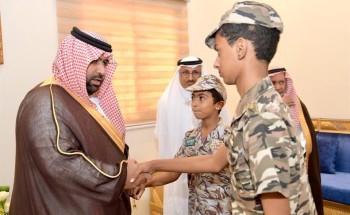 أبناء شهداء الواجب: نحن على درب آبائنا سائرون.. ونائب أمير جازان يرد: أنتم أبطال أبناء أبطال (فيديو) أبناء شهداء الواجب: نحن على درب آبائنا سائرون.. ونائب أمير جازان يرد: أنتم أبطال أبناء أبطال (فيديو)