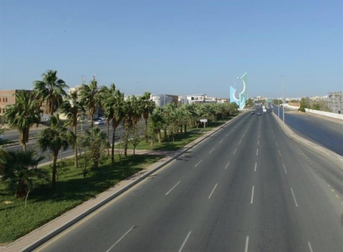 شاهد.. كيف بدت شوارع جدة والأماكن العامة بعد التوجيه بعدم الخروج من المنازل