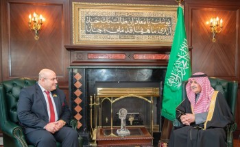أمير منطقة تبوك يستقبل رئيس بلدية معان الأردنية.. ويؤكد عمق العلاقات الأخوية بين البلدين