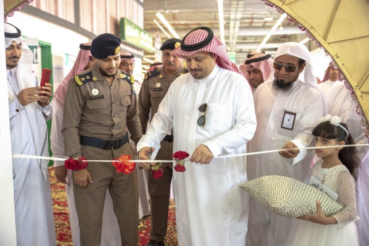الريثي يدشن معرض اليوم العالمي للدفاع المدني بأحد المسارحة
