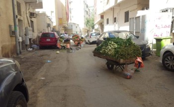 مداهمة الباعة المتجولين بحي العتيبية بمكة المكرمة