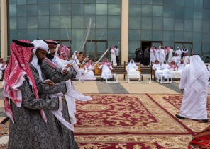 بحضور سعادة الأمين أمانة محافظة حفرالباطن تُنظّم حفل معايدة لمنسوبيها