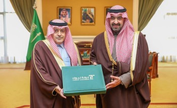 نائب أمير تبوك يستقبل رئيس وأعضاء مجلس إدارة الغرفة بالمنطقة نائب أمير تبوك يستقبل رئيس وأعضاء مجلس إدارة الغرفة بالمنطقة