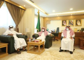 المدير العام لفرع الشؤون الإسلامية بالقصيم يستقبل رئيس مركز العناية بالمساجد بمكتبه المدير العام لفرع الشؤون الإسلامية بالقصيم يستقبل رئيس مركز العناية بالمساجد بمكتبه