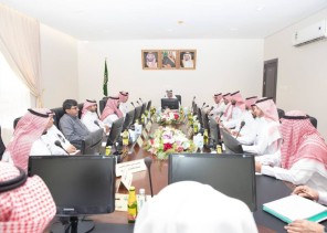 محافظ الطوال بن رازن يترأس جلسة المجلس المحلي في دورة الثانية لعام ١٤٤٤هـ محافظ الطوال بن رازن يترأس جلسة المجلس المحلي في دورة الثانية لعام ١٤٤٤هـ