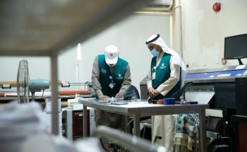 بلاغ مقيم يقود “التجارة” لكشف مواطنة تسترت على شقيقها المقيم ومكنته من مزاولة نشاط الدعاية والإعلان بلاغ مقيم يقود “التجارة” لكشف مواطنة تسترت على شقيقها المقيم ومكنته من مزاولة نشاط الدعاية والإعلان