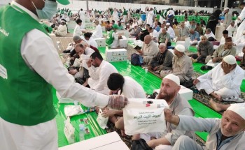 جمعية نافع للأعمال التطوعية تفطر صائم الحرم الشريف في ٢٠٠٠ وجبة جمعية نافع للأعمال التطوعية تفطر صائم الحرم الشريف في ٢٠٠٠ وجبة
