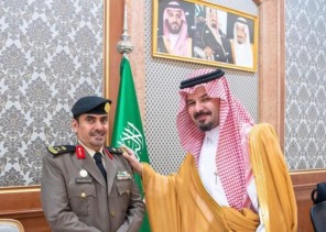 أمير المدينة المنورة يقلد العميد “أديهم بن مطني الرشيدي” رتبته الجديدة