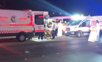 الهلال الأحمر يباشر حادث تصادم ينتج عنه 8 إصابات بمنطقة الرياض الهلال الأحمر يباشر حادث تصادم ينتج عنه 8 إصابات بمنطقة الرياض