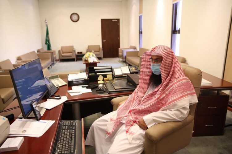 مدير عام فرع هيئة الأمر بالمعروف بالرياض يعقد اجتماعاً (افتراضيا) برؤساء هيئات المحافظات