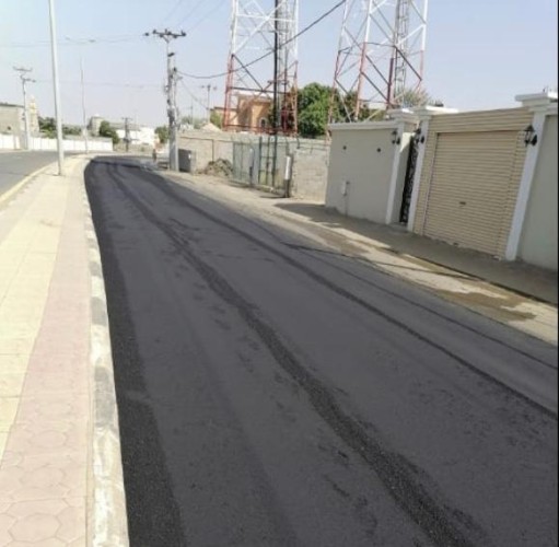 (بلدية وادي حازان تنفذ أعمال الصيانة والتأهيل في شوارع المركز)