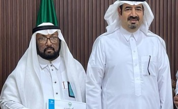 محافظ بيش يكرم الزميل النعمي لمشاركته في اليوم الوطني 93