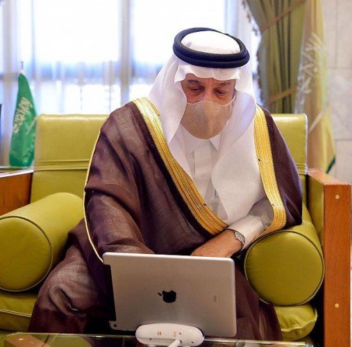 سمو أمير منطقة الرياض يفتتح حملة “الصلاة نور”
